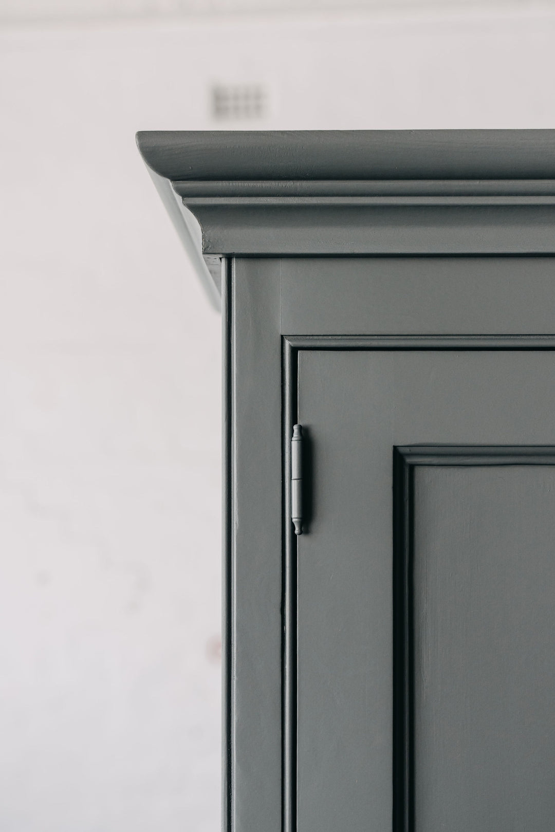Gainsborough Larder Press - Navy & Natural