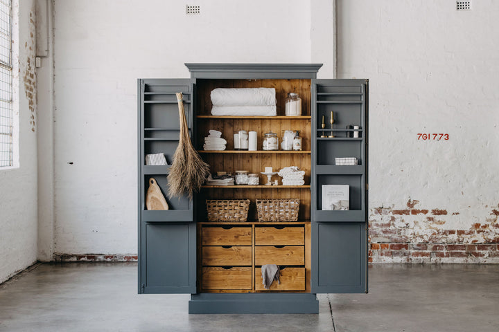 Gainsborough Larder Press - Navy & Natural