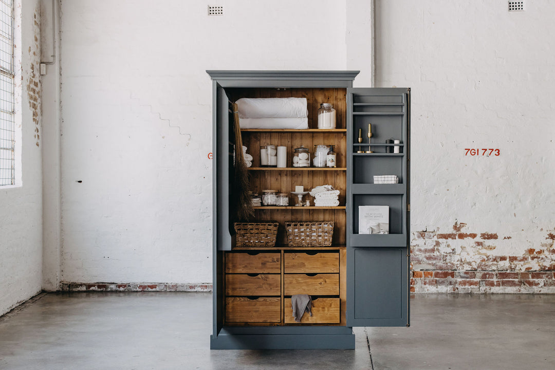 Gainsborough Larder Press - Navy & Natural