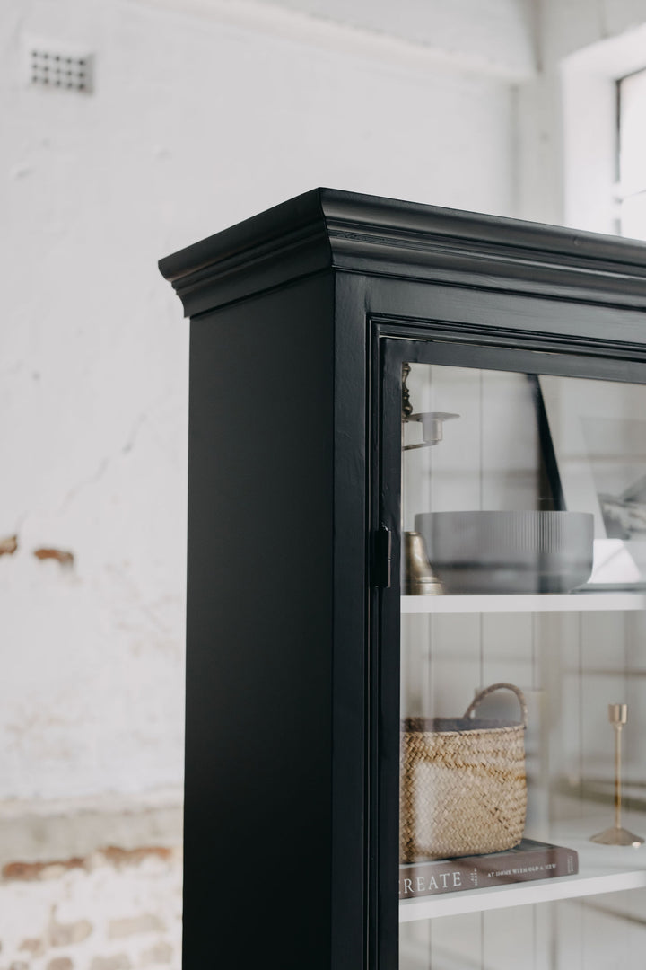 Conrad Cabinet