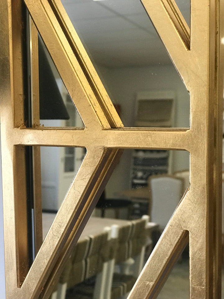 Meg Mirror