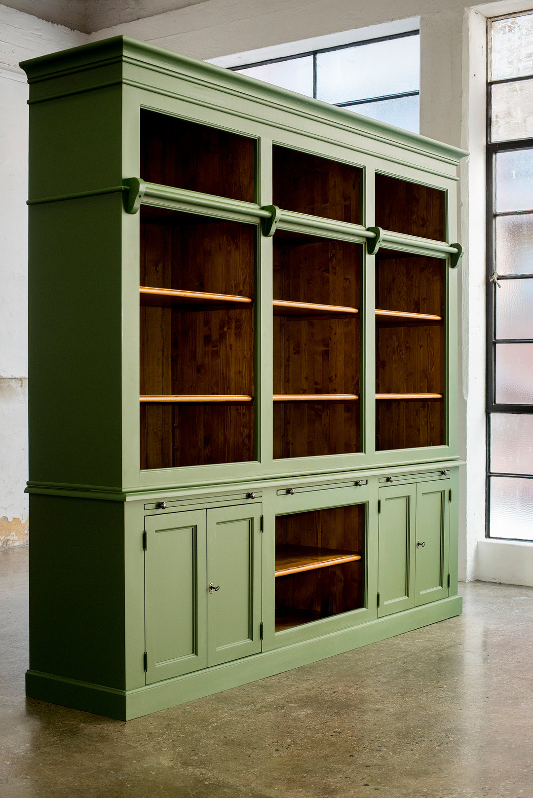 Newport Grand Library Bookcase in Hunter Green