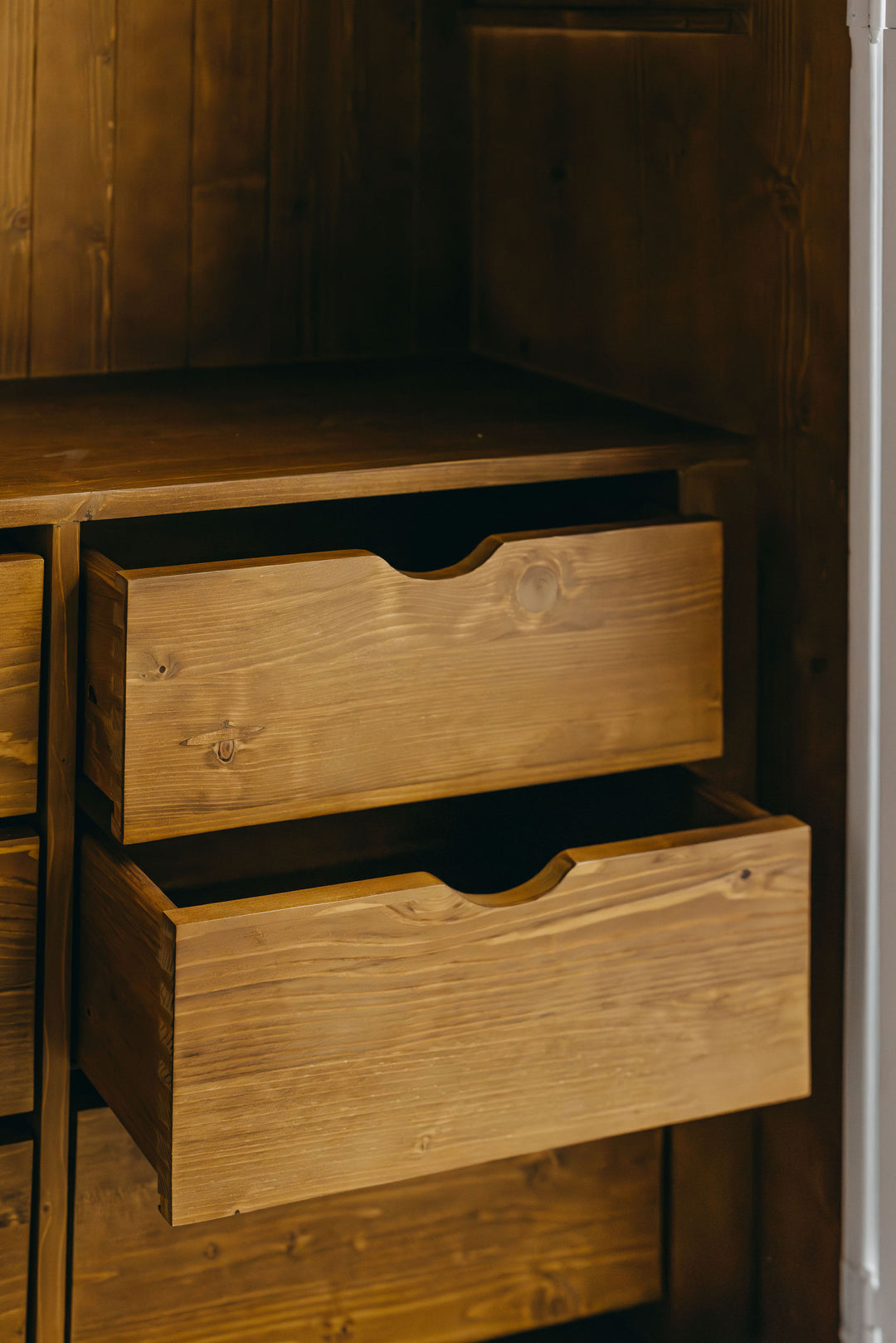 Gainsborough Larder Press - White & Natural