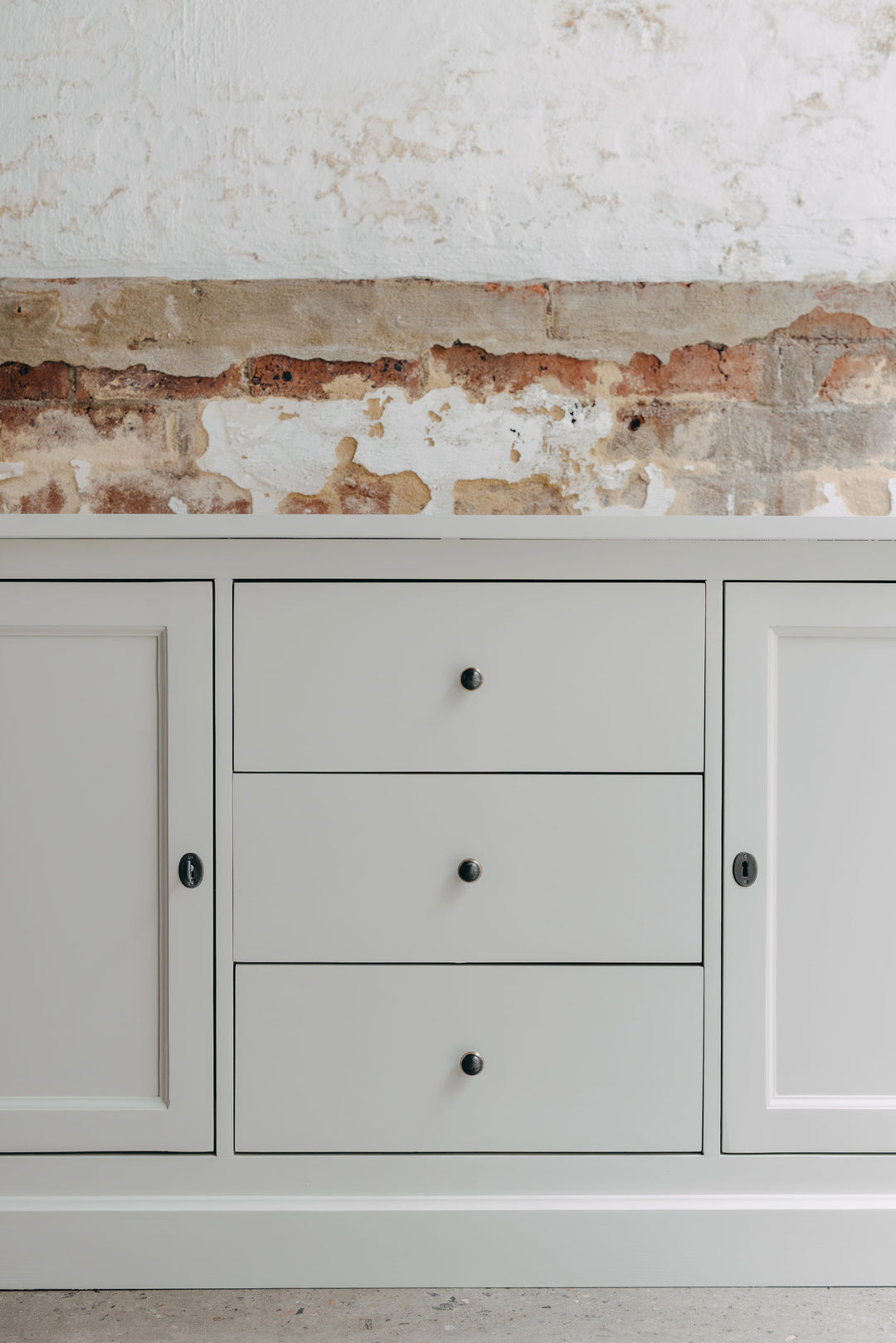 New England Buffet - Grey