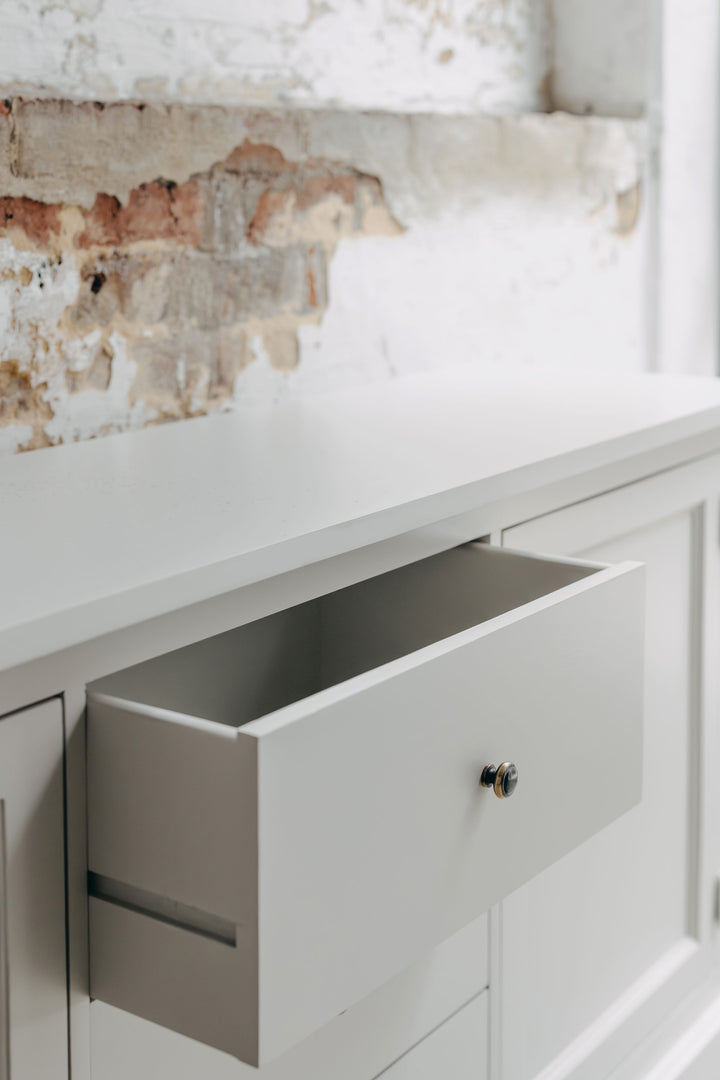 New England Buffet - Grey