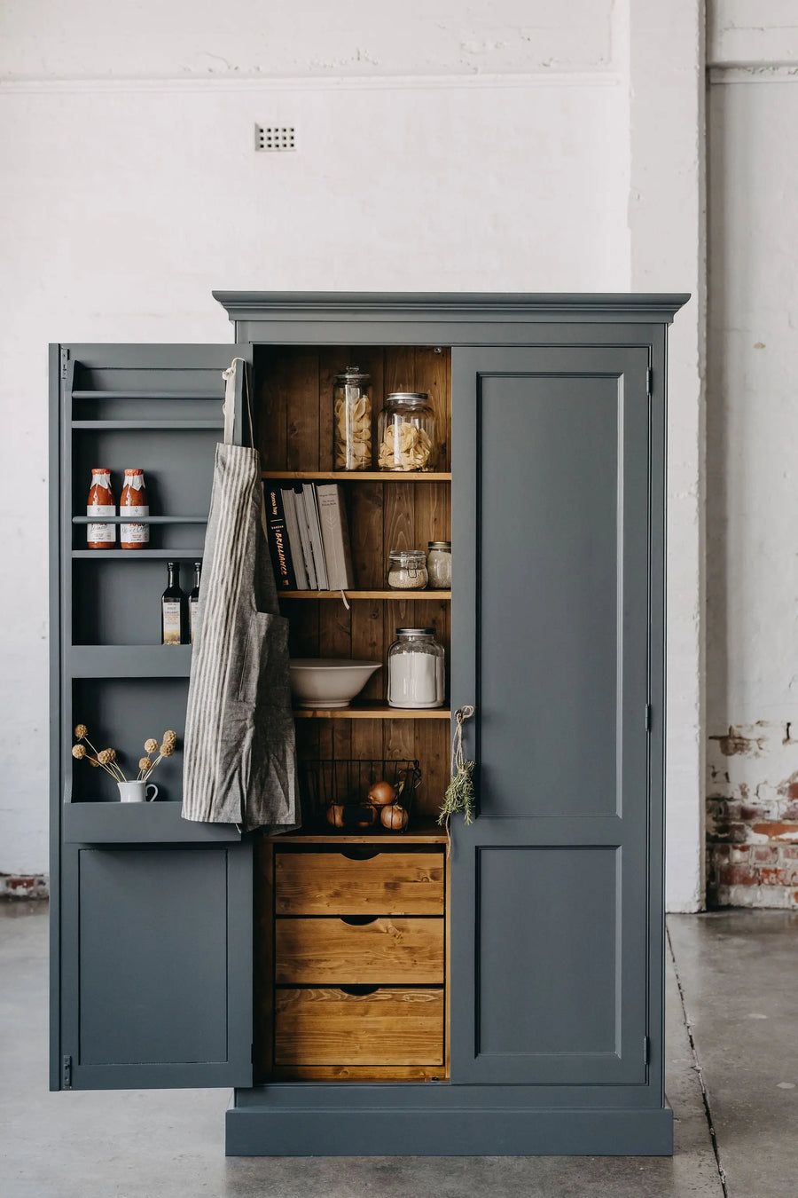 Gainsborough Larder Press - Navy & Natural