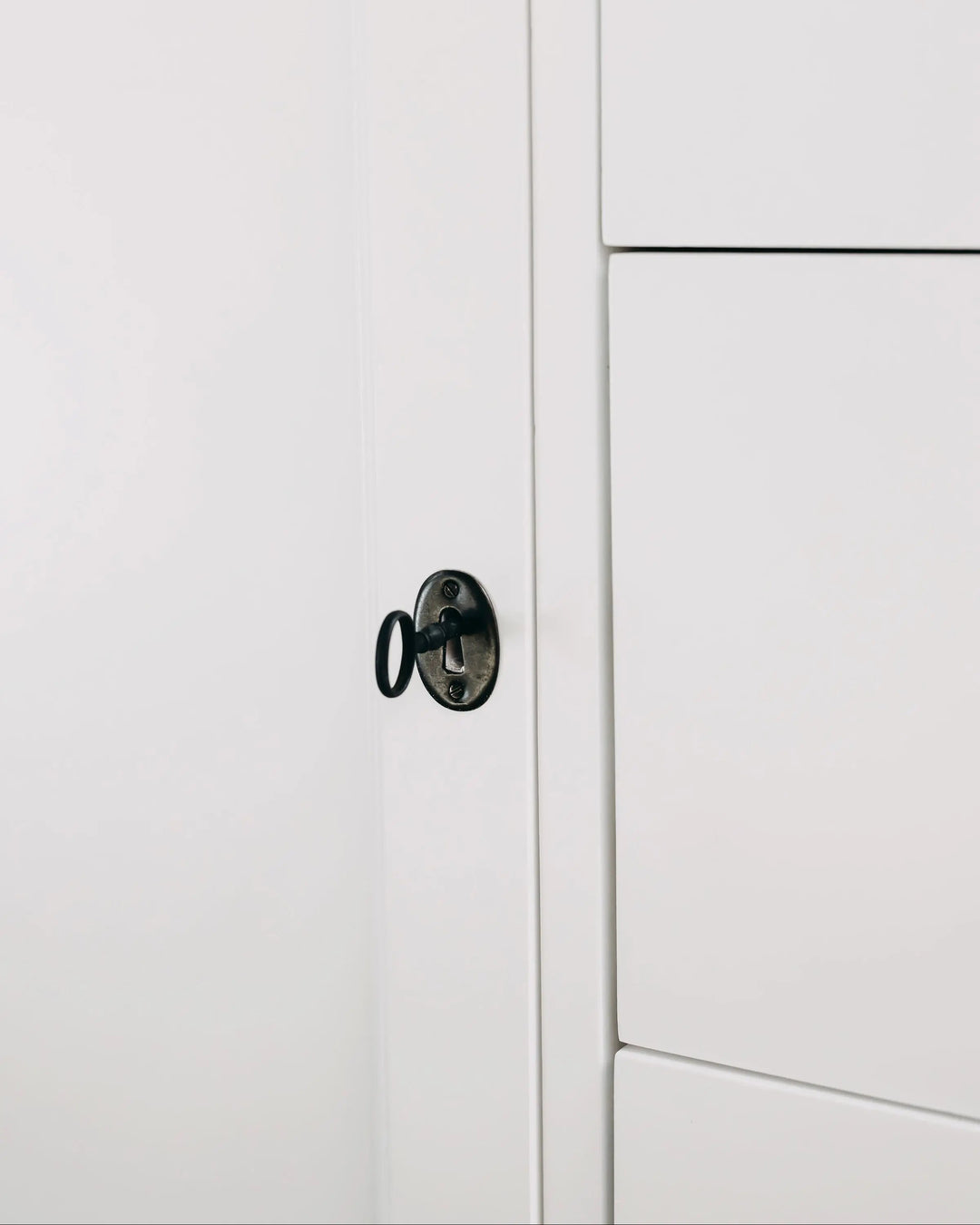 New England Buffet - Polar White | Rustic Charm Interiors - Key Lock Detail