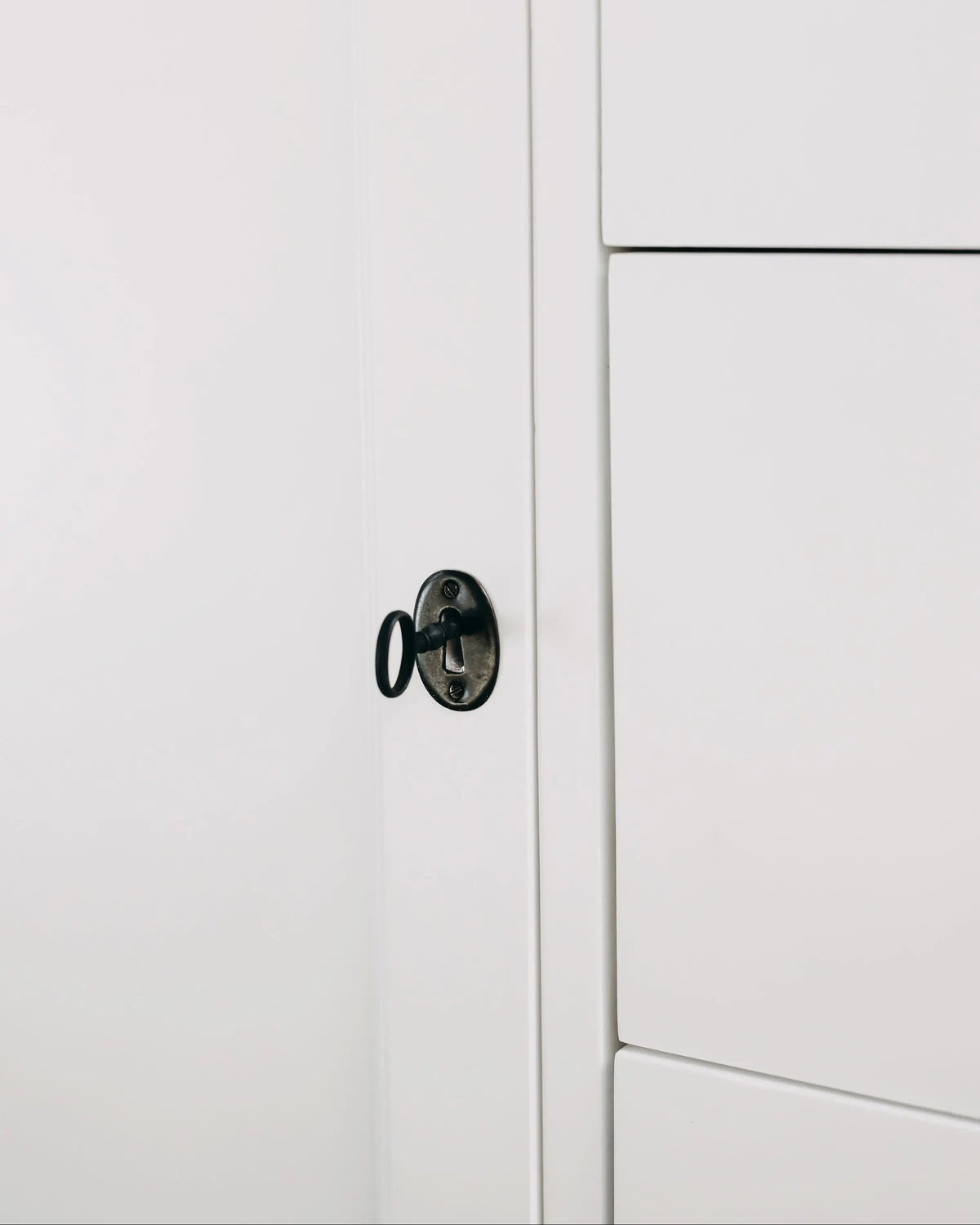 New England Buffet - Polar White | Rustic Charm Interiors - Key Lock Detail