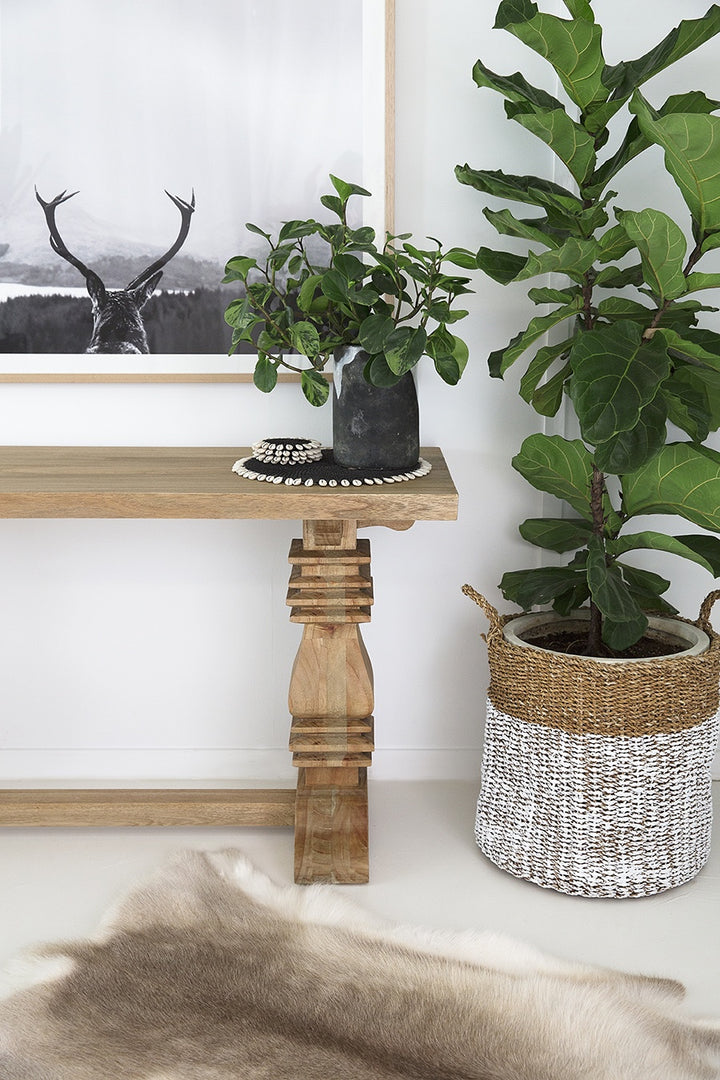 Hampton's style console table